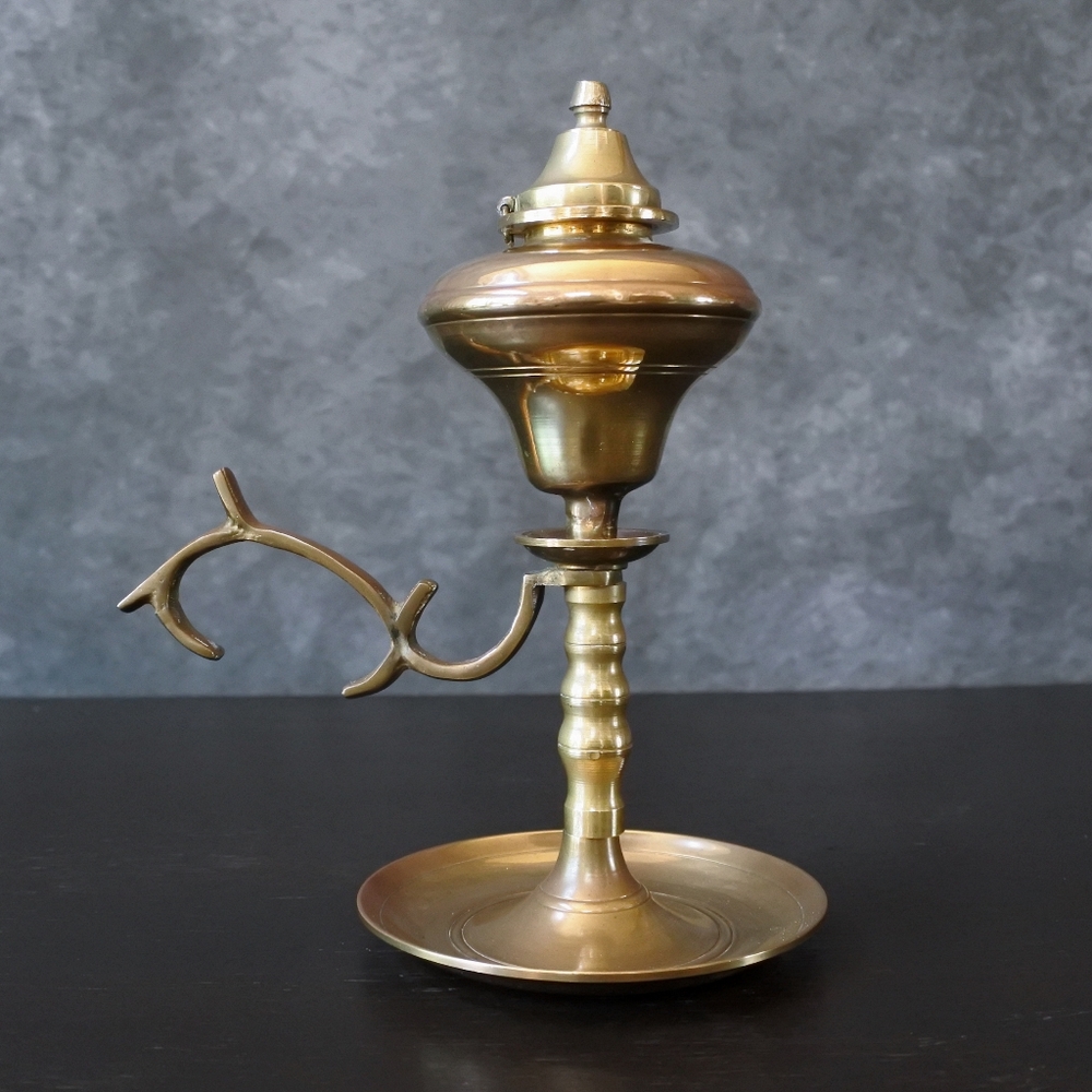 Vintage Brass Scrolled Handle Oil Lamp Drip Pan Handheld Rustic Decor